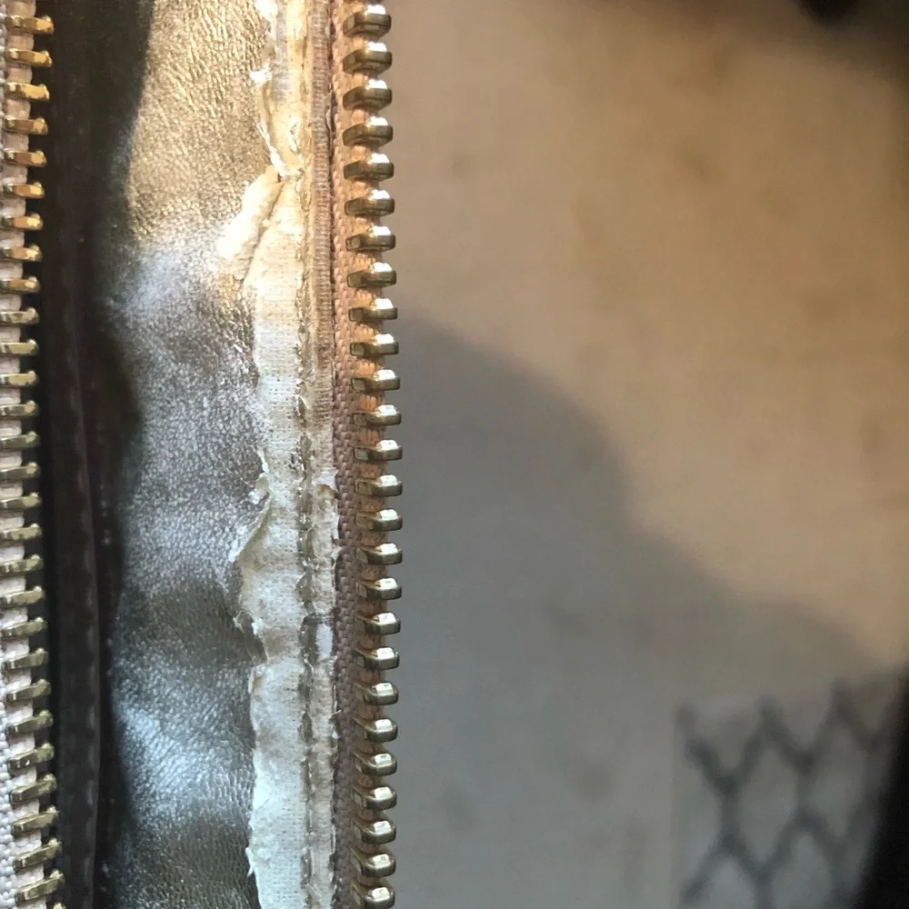 Handbag - Picture 7 of 8